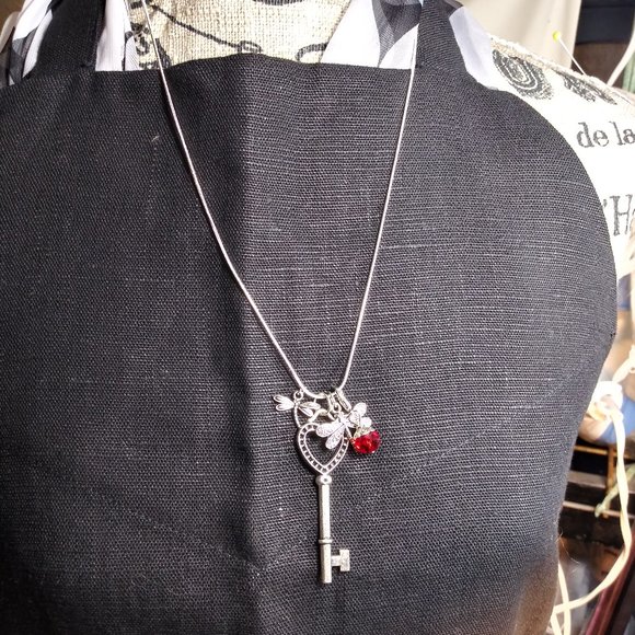 343 jeaniemade Dragonfly Key Necklace - Picture 1 of 2